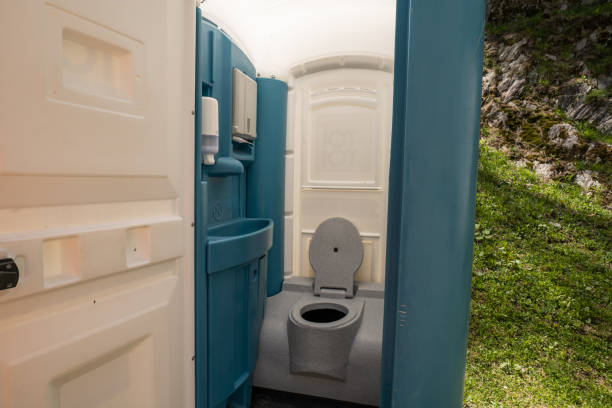 Best Portable restroom trailer rental  in Tladega, AL